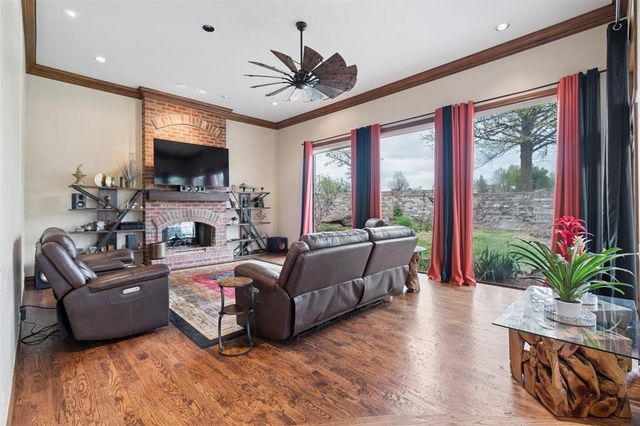 5912 Chestnut Court, Edmond, OK 73025