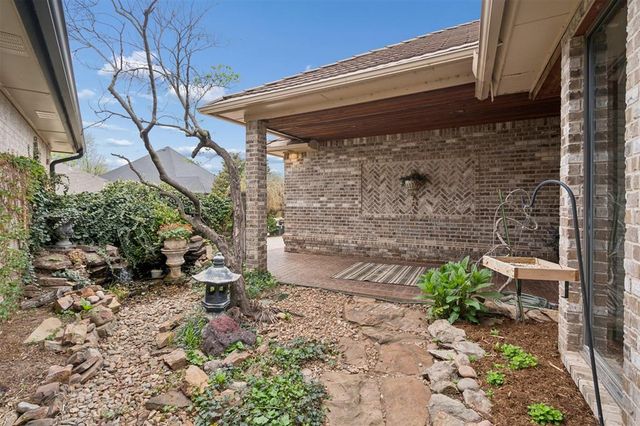 5912 Chestnut Court, Edmond, OK 73025