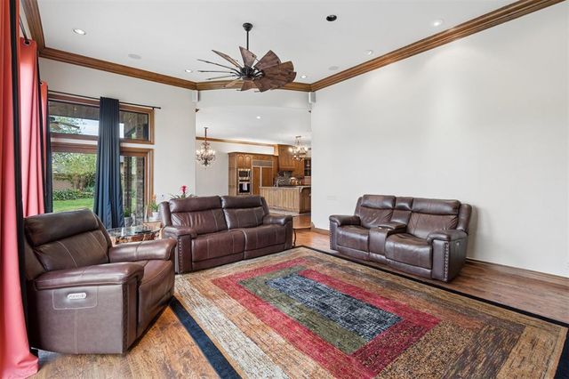 5912 Chestnut Court, Edmond, OK 73025