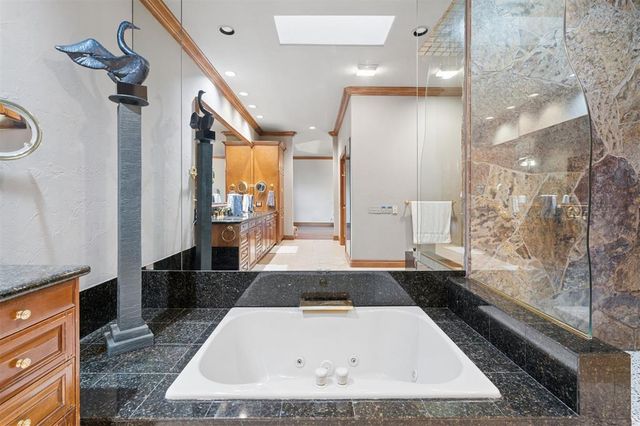 5912 Chestnut Court, Edmond, OK 73025