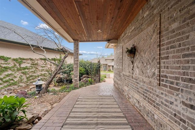 5912 Chestnut Court, Edmond, OK 73025