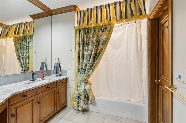 5912 Chestnut Court, Edmond, OK 73025