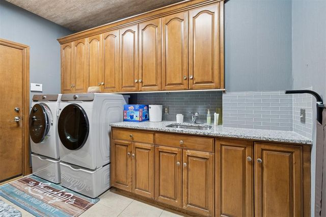 5912 Chestnut Court, Edmond, OK 73025