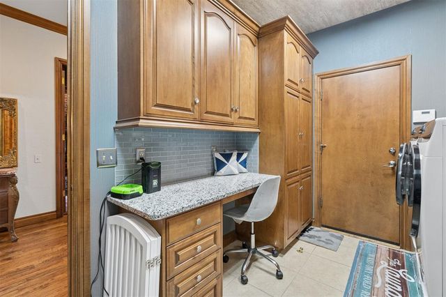 5912 Chestnut Court, Edmond, OK 73025