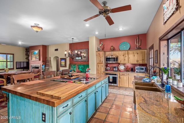 10653 E Sleepy Hollow Trail, Gold Canyon, AZ 85118