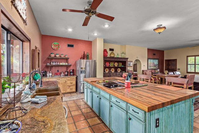 10653 E Sleepy Hollow Trail, Gold Canyon, AZ 85118