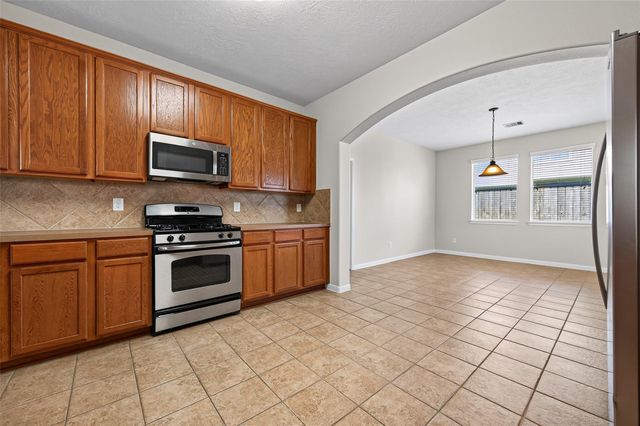 4606 E Meadow Drive, Deer Park, TX 77536