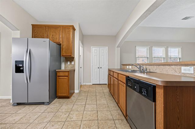 4606 E Meadow Drive, Deer Park, TX 77536