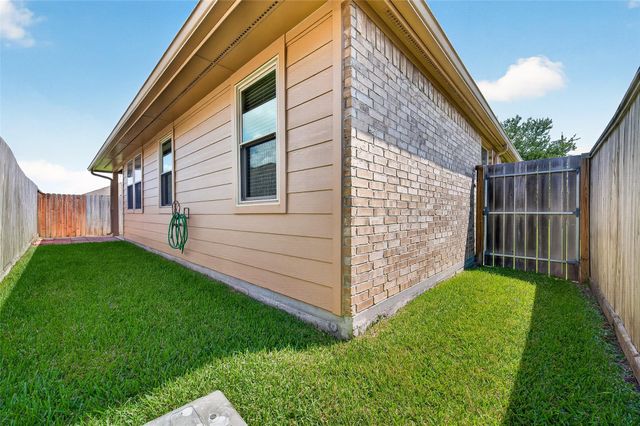4606 E Meadow Drive, Deer Park, TX 77536