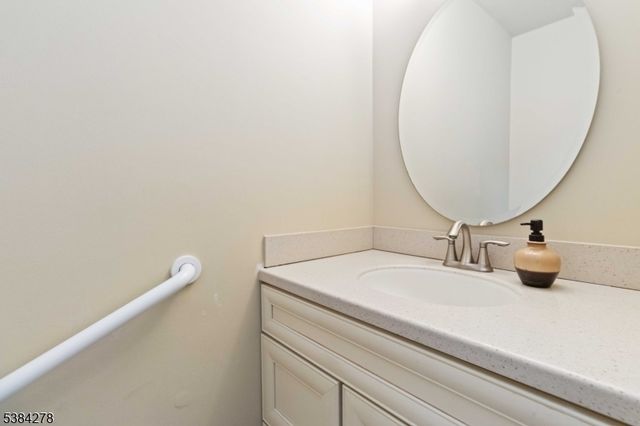6 Ash Ln, Harding Twp., NJ 07960