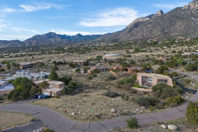 622 Cougar Loop NE, Albuquerque, NM 87122
