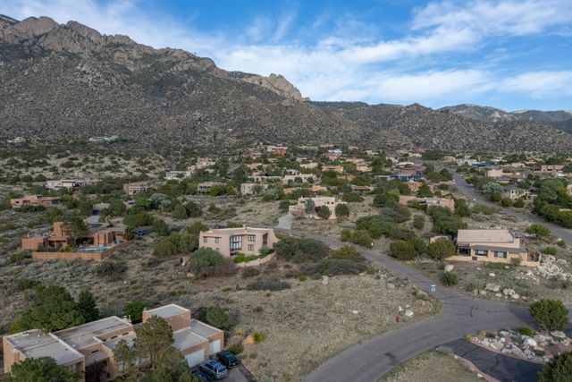 622 Cougar Loop NE, Albuquerque, NM 87122