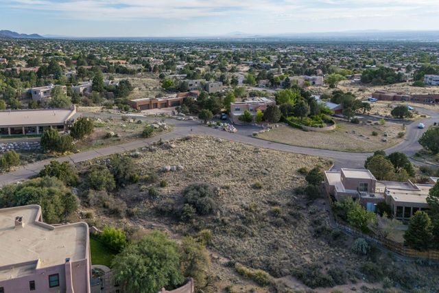 622 Cougar Loop NE, Albuquerque, NM 87122