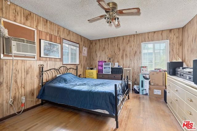 18748 Lanark Street, Los Angeles, CA 91335