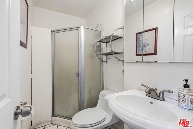 18748 Lanark Street, Los Angeles, CA 91335