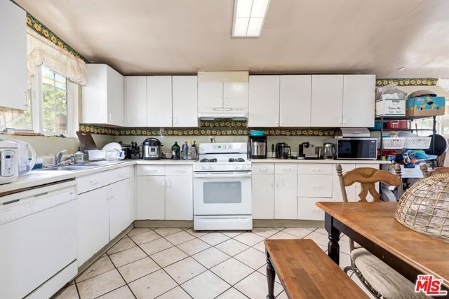 18748 Lanark Street, Los Angeles, CA 91335