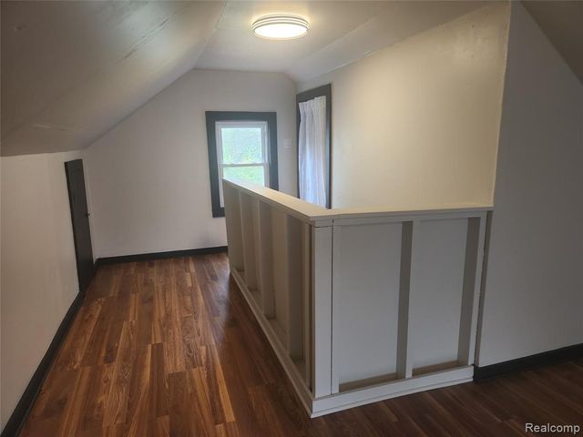 428 E Milton Avenue, Hazel Park, MI 48030