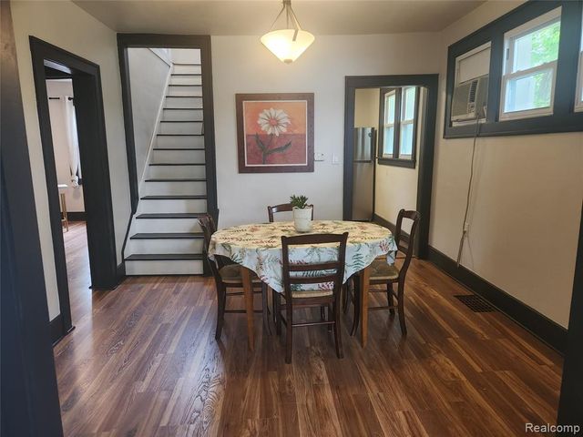 428 E Milton Avenue, Hazel Park, MI 48030