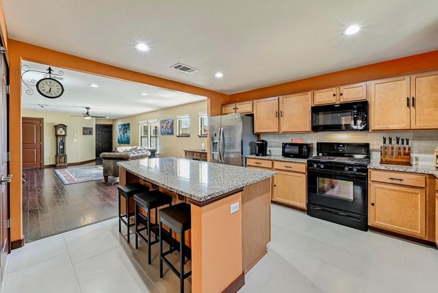 101 Paint Creek LN, Georgetown, TX 78633