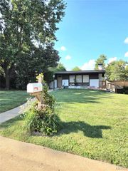 31 Fernwood Lane, Unincorporated, MO 63146