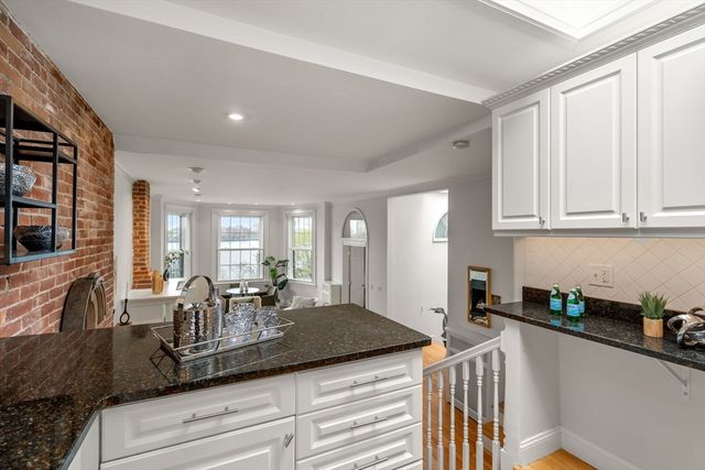 37 Bay State Rd 6, Boston, MA 02215