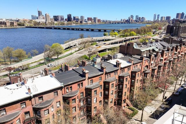 37 Bay State Rd 6, Boston, MA 02215