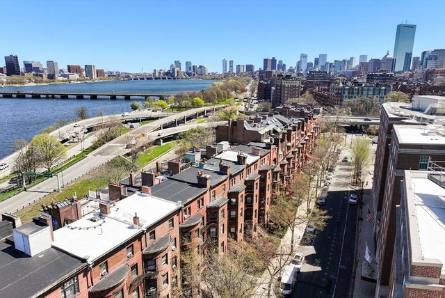 37 Bay State Rd 6, Boston, MA 02215
