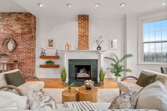 37 Bay State Rd 6, Boston, MA 02215