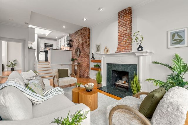 37 Bay State Rd 6, Boston, MA 02215