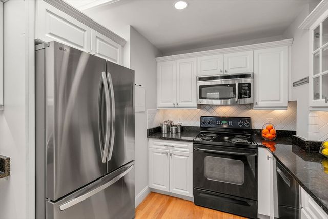37 Bay State Rd 6, Boston, MA 02215