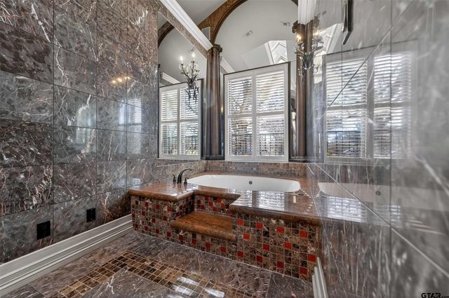 7104 Gleneagles Drive, Tyler, TX 75703