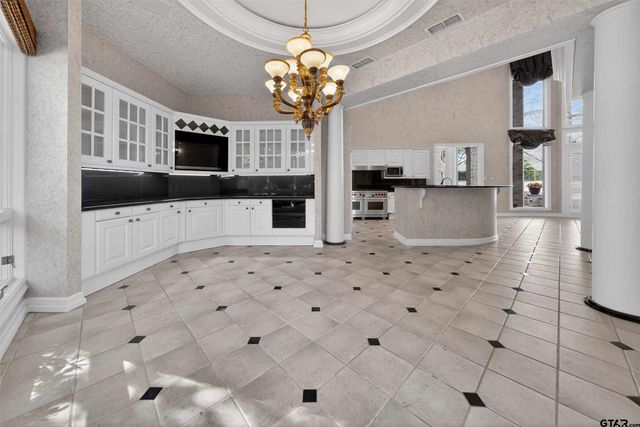 7104 Gleneagles Drive, Tyler, TX 75703