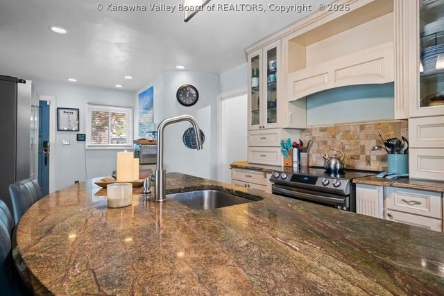 1521 Clark Road, Charleston, WV 25314