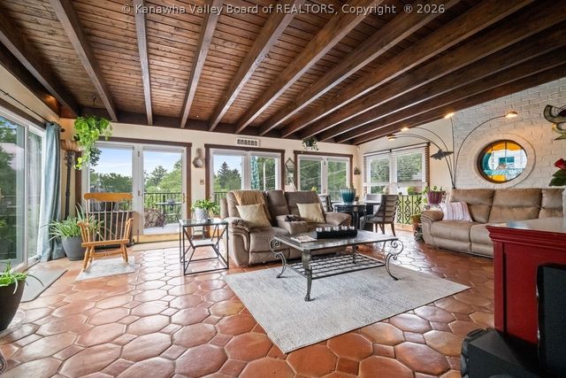 1521 Clark Road, Charleston, WV 25314