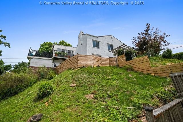 1521 Clark Road, Charleston, WV 25314