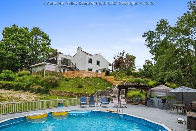 1521 Clark Road, Charleston, WV 25314