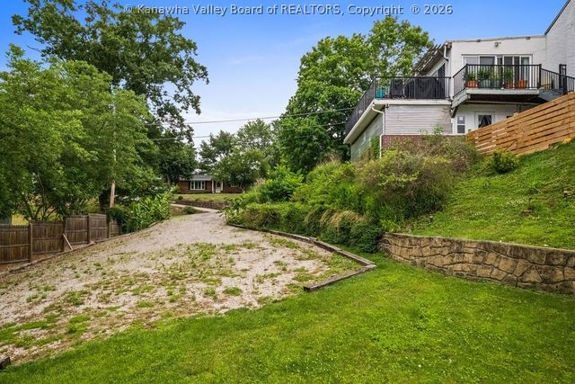 1521 Clark Road, Charleston, WV 25314