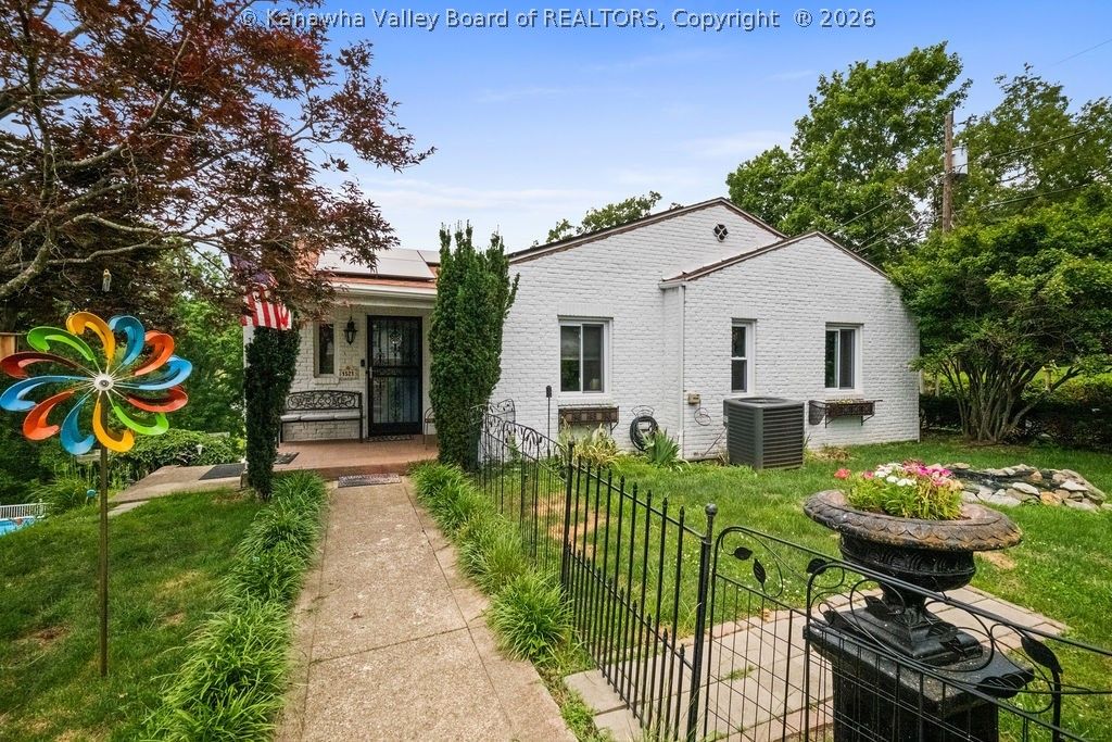 1521 Clark Road, Charleston, WV 25314