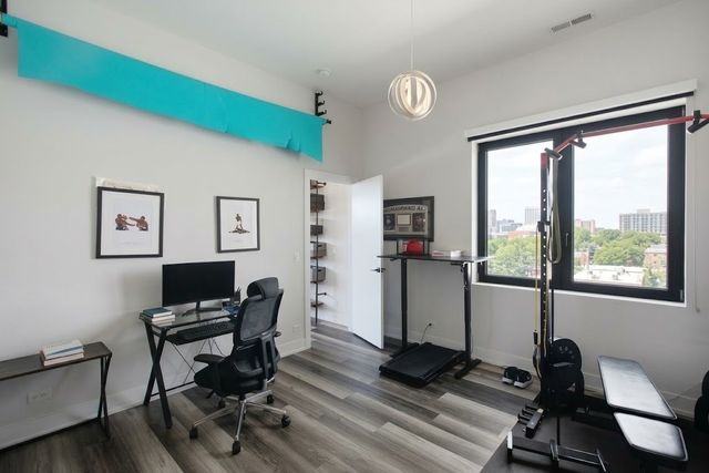2317 N Clark Street 402, Chicago, IL 60614