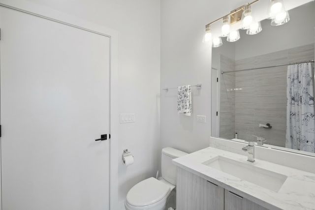 2317 N Clark Street 402, Chicago, IL 60614