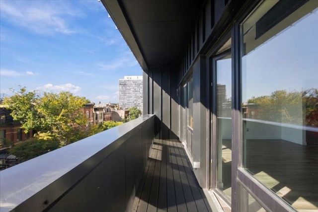 2317 N Clark Street 402, Chicago, IL 60614