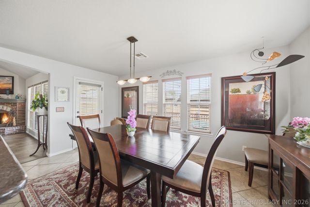 1904 E Laredo Street, Broken Arrow, OK 74012