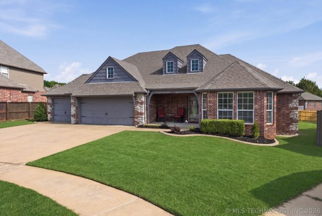 1904 E Laredo Street, Broken Arrow, OK 74012