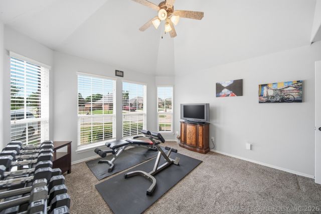 1904 E Laredo Street, Broken Arrow, OK 74012