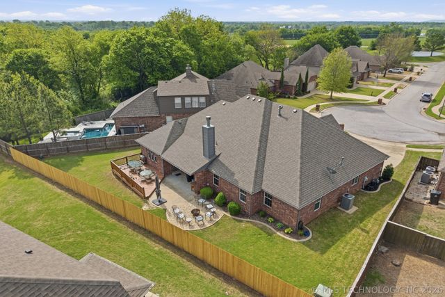 1904 E Laredo Street, Broken Arrow, OK 74012