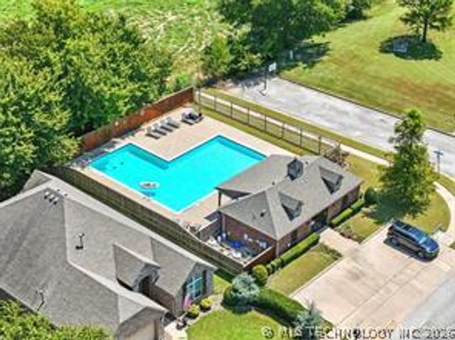 1904 E Laredo Street, Broken Arrow, OK 74012