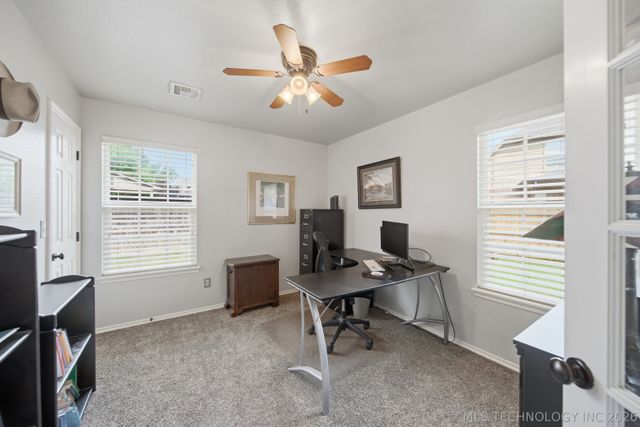 1904 E Laredo Street, Broken Arrow, OK 74012