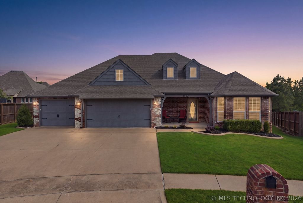 1904 E Laredo Street, Broken Arrow, OK 74012