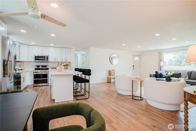20840 102nd Avenue SE, Kent, WA 98031
