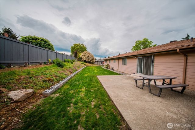 20840 102nd Avenue SE, Kent, WA 98031